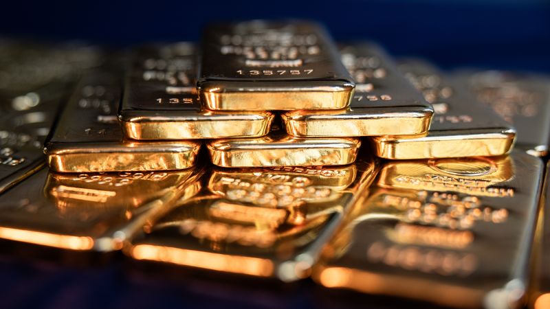 Gold prices hit $3,000 for the first time as investors push the panic button | CNN Business