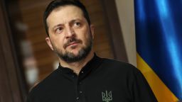 El presidente de Ucrania, Volodymyr Zelensky, llega para reunirse con el canciller de Alemania, Olaf Scholz, en la 61ª Conferencia de Seguridad de Múnich, el 15 de febrero de 2025, en Múnich, Alemania.