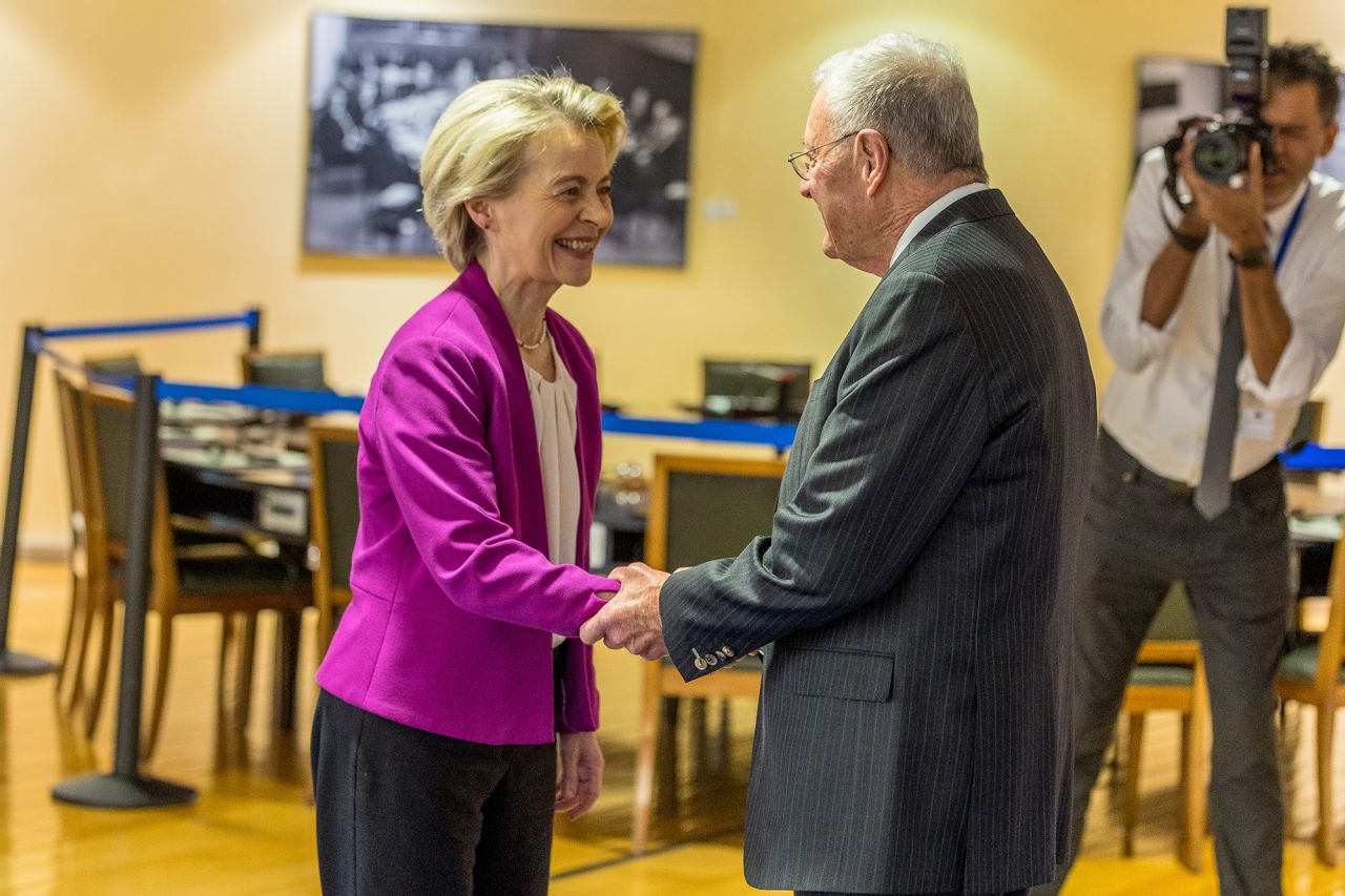 European Commission President Ursula von der Leyen greets Keith Kellogg, US Special Envoy for Ukraine and Russia, at the EU headquarters in Brussels, Belgium, on Tuesday.