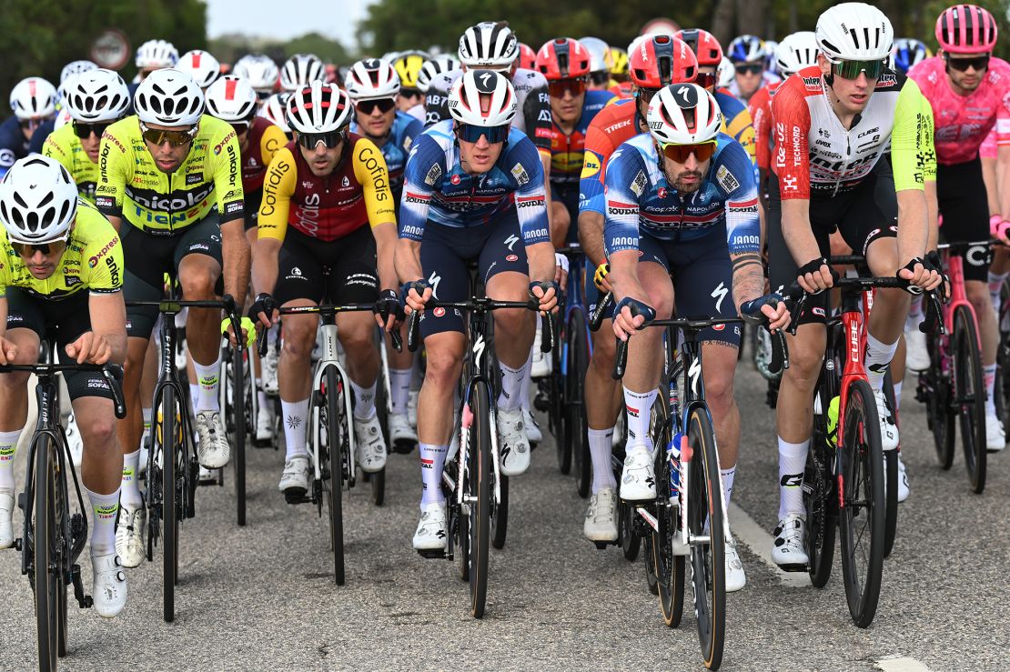 The majority of the leading riders went the wrong way as the peloton approached the finish line.