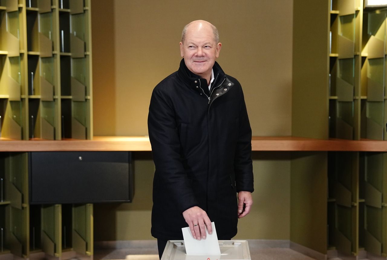 23 February 2025, Brandenburg, Potsdam: Olaf Scholz (SPD), Federal Chancellor and candidate for Chancellor, casts his vote at the polling station in the IHK in Potsdam. The early election to the 21st German Bundestag takes place on Sunday. Photo: Kay Nietfeld/dpa (Photo by Kay Nietfeld/picture alliance via Getty Images)