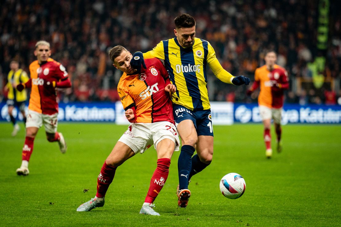 Galatasaray made the statement after its 0-0 draw against Fenerbahçe.