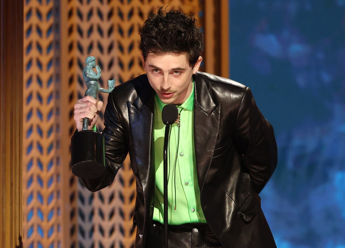 Timothée Chalamet acepta el premio a la mejor interpretación masculina en un papel principal por "A Complete Unknown".