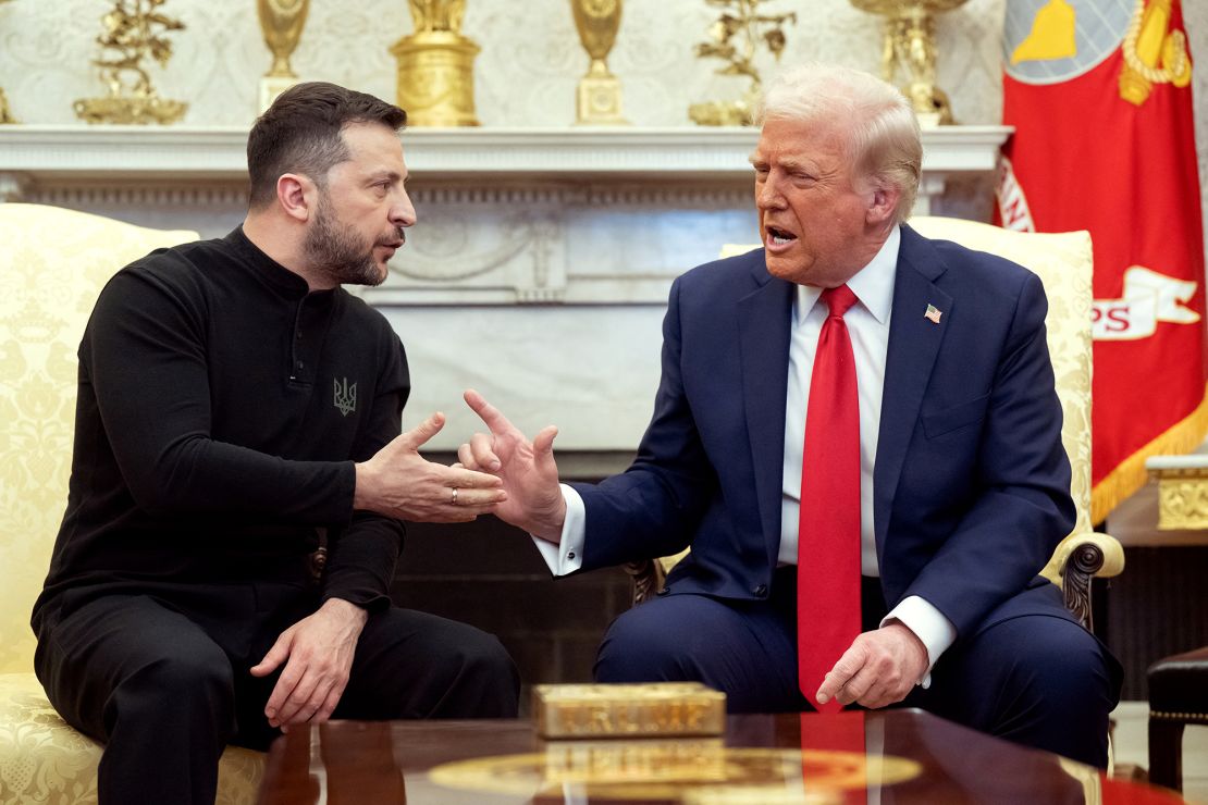 O presidente dos EUA, Donald Trump, e o presidente da Ucrânia, Volodymyr Zelensky se reúnem no escritório oval da Casa Branca em Washington, DC, 28 de fevereiro de 2025.