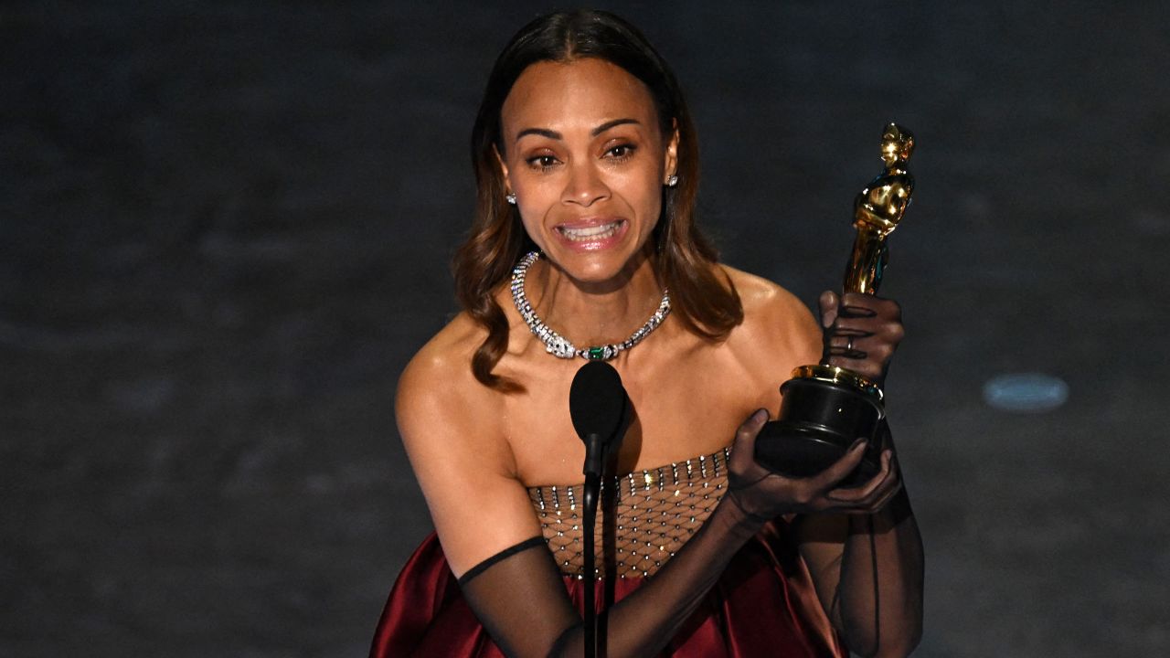 US actress Zoe Saldana accepts the award for Best Actress in a Supporting Role for "Emilia Perez" onstage during the 97th Annual Academy Awards at the Dolby Theatre in Hollywood, California on March 2, 2025. (Photo by Patrick T. Fallon / AFP) (Photo by PATRICK T. FALLON/AFP via Getty Images)