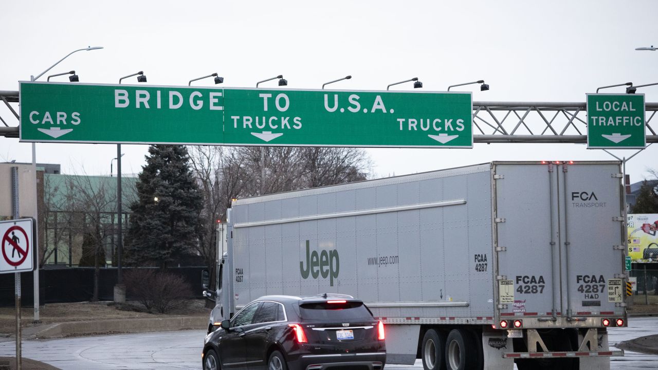 WINDSOR, CANADA - MARCH 4: A truck heads to the Ambassador Bridge between Windsor, Canada and Detroit, Michigan on the first day of President Donald Trump's new 25% tariffs on goods from Canada and Mexico on March 4, 2025 in Windsor, Canada. President Trump is also adding another 10% tariff on imports from China, bringing the tariffs on that country's goods to 20%. (Photo by Bill Pugliano/Getty Images)
