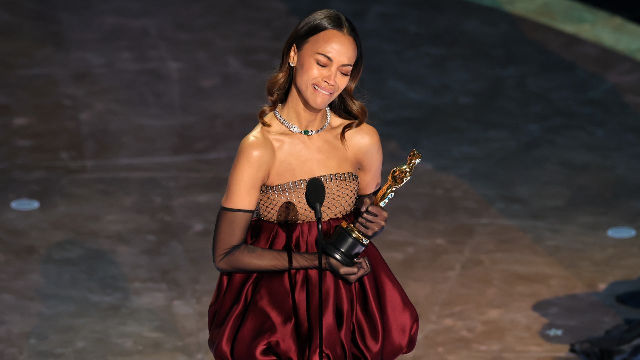 Zoe Saldana accepts the Best Actress In A Supporting Role award for "Emilia Pérez" onstage during the 97th Annual Oscars at Dolby Theatre on March 02, 2025 in Hollywood, California.