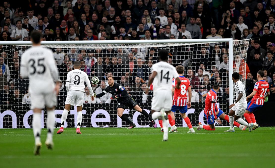 Rodrygo scores Real Madrid's first goal of the game against Atlético.