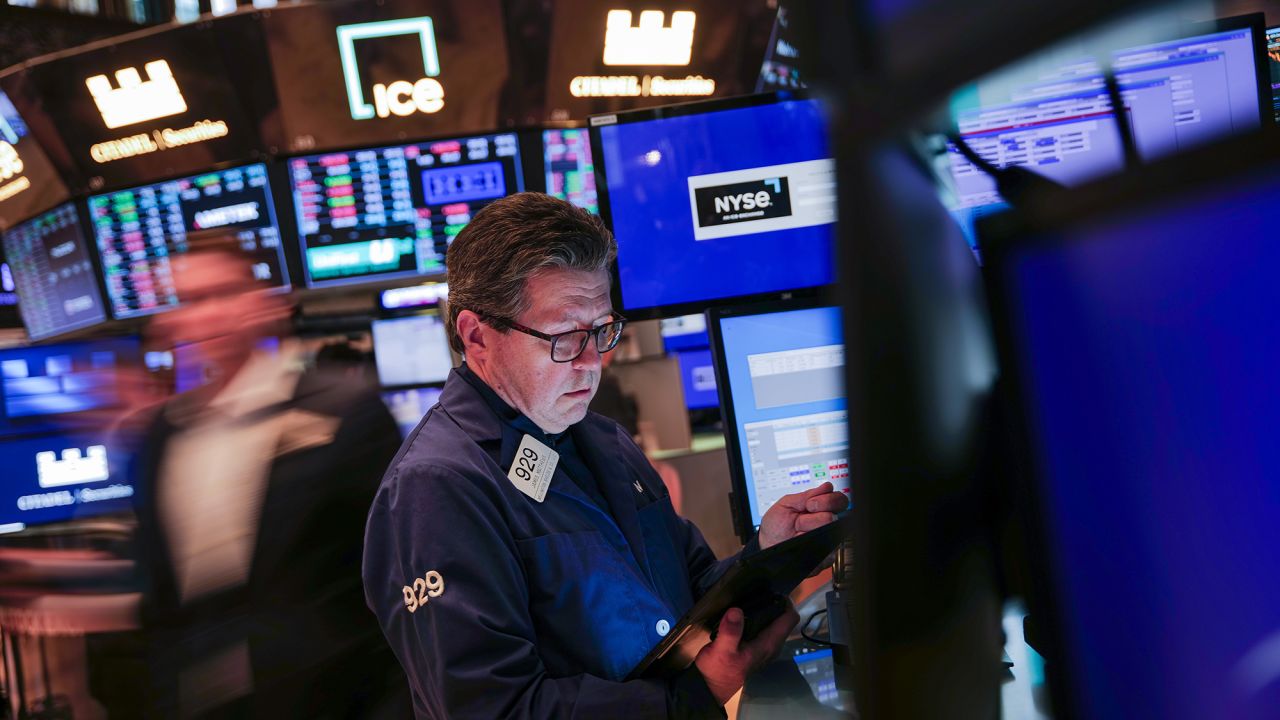 Traders work on the floor of the New York Stock Exchange (NYSE) on March 07, 2025 in New York City.