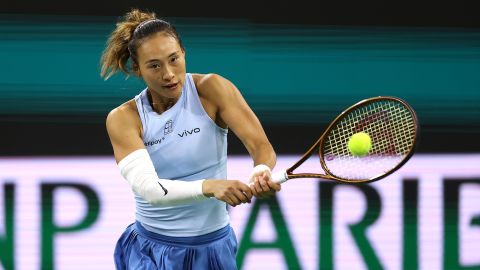 INDIAN WELLS, CALIFORNIA - MARCH 11: Qinwen Zheng of China returns a shot to Marta Kostyuk of Ukraine during the BNP Paribas Open at Indian Wells Tennis Garden on March 11, 2025 in Indian Wells, California. (Photo by Matthew Stockman/Getty Images)