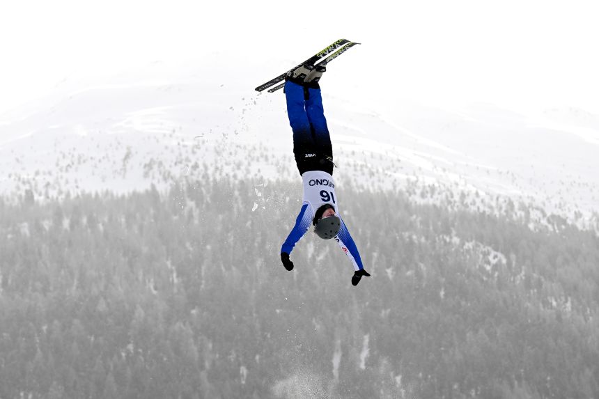 Українська лижниця з вільного стилю Діана Яблонська бере участь у кваліфікації серед жінок на етапі Кубка світу FIS Aerials & Moguls 13 березня в Лівіньо, Італія.