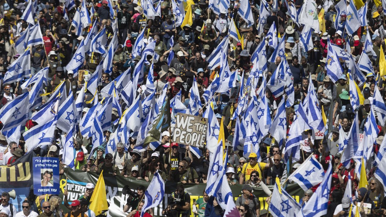 JERUSALEM, - MARCH 19: Thousands of Israelis march during a rally against the Israeli government on March 19, 2025 in Jerusalem. Israeli prime minister Benjamin Netanyahu is to dismiss the director of Shin Bet, Ronen Bar, citing "ongoing distrust" during a time of war after the internal security organisation responsible for monitoring Palestinian militant groups released a report acknowledging its failures in the October 7 attacks. The report also criticised Mr Netanyahu, stating that government policies contributed to the events. (Photo by Amir Levy/Getty Images)