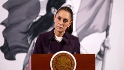 La presidenta de México, Claudia Sheinbaum Pardo, anunció que ofrecerá una respuesta integral a los aranceles impuestos por Estados Unidos a México, durante una conferencia matutina en el Palacio Nacional.