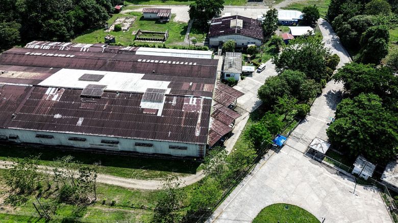 Vista aérea del Centro de Atención Temporal para Migrantes (Catem) en Puntarenas, Costa Rica, el 23 de marzo de 2025.
