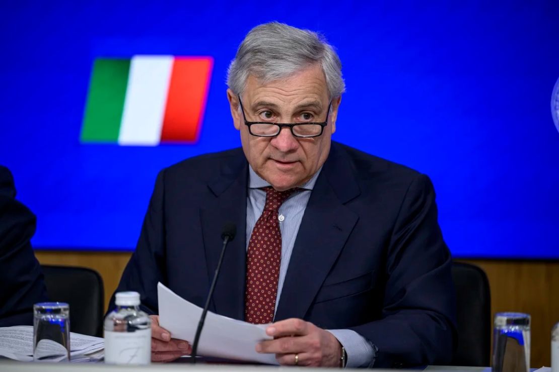 El ministro italiano de Asuntos Exteriores, Antonio Tajani, dice que las normas de ciudadanía anteriores estaban sujetas al abuso.