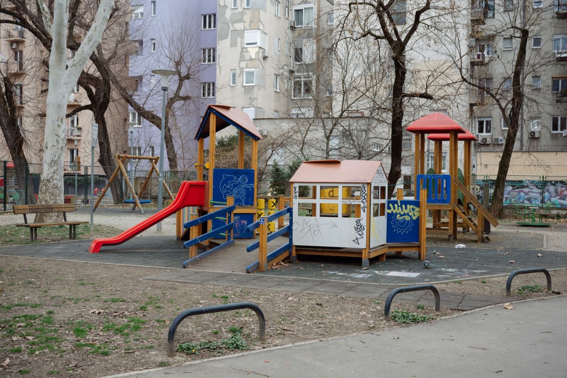 Un parque infantil desierto en Zagreb, Croacia, el miércoles 12 de marzo de 2025.