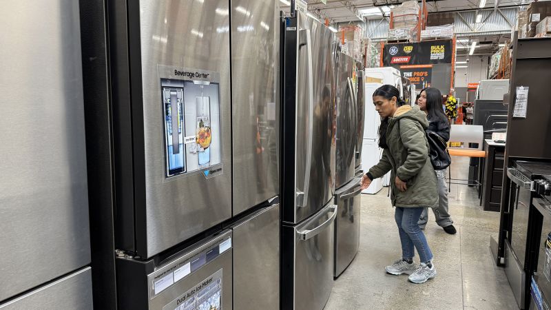 Consumer spending soared in March as Americans tried to get ahead of tariffs | CNN Business