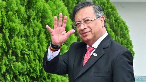 Colombia's President Gustavo Petro waves on arrival at the IX Latin American and Caribbean States (CELAC) Summit, at the Central Bank of Honduras (BCH) in Tegucigalpa on April 9, 2025. A dozen Latin American and Caribbean presidents, including those of Brazil, Colombia, and Mexico, will meet during the 33-nation CELAC summit, in the midst of US President Donald Trump's trade war. (Photo by Orlando SIERRA / AFP) (Photo by ORLANDO SIERRA/AFP via Getty Images)