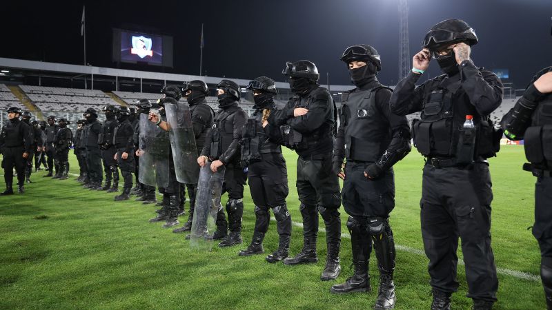 Двама фенове умират в Чили преди съвпадение на Copa Libertadores между Colo Colo и Fortaleza 