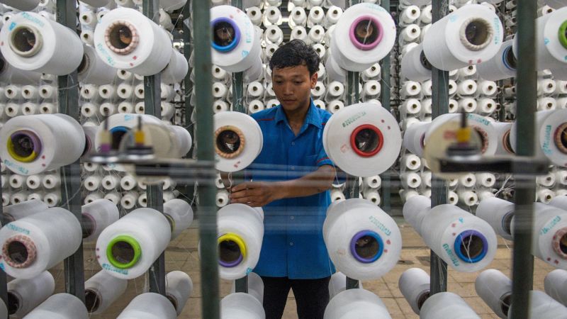 Вижте всички теми Връзка копирана Следвайте Тъй като американските тарифи