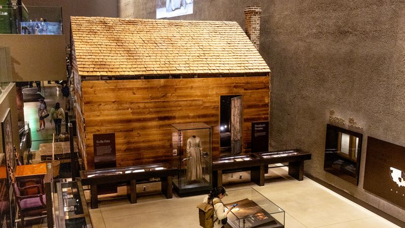 Trump escalates attacks against Smithsonian museums, says they focus too much on ‘how bad slavery was’ | CNN Politics