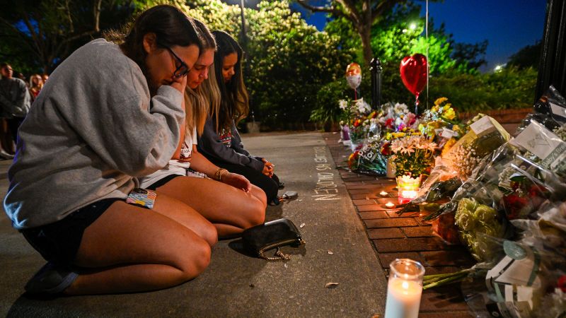 20 годишен студент от университета във Флорида и син на заместник