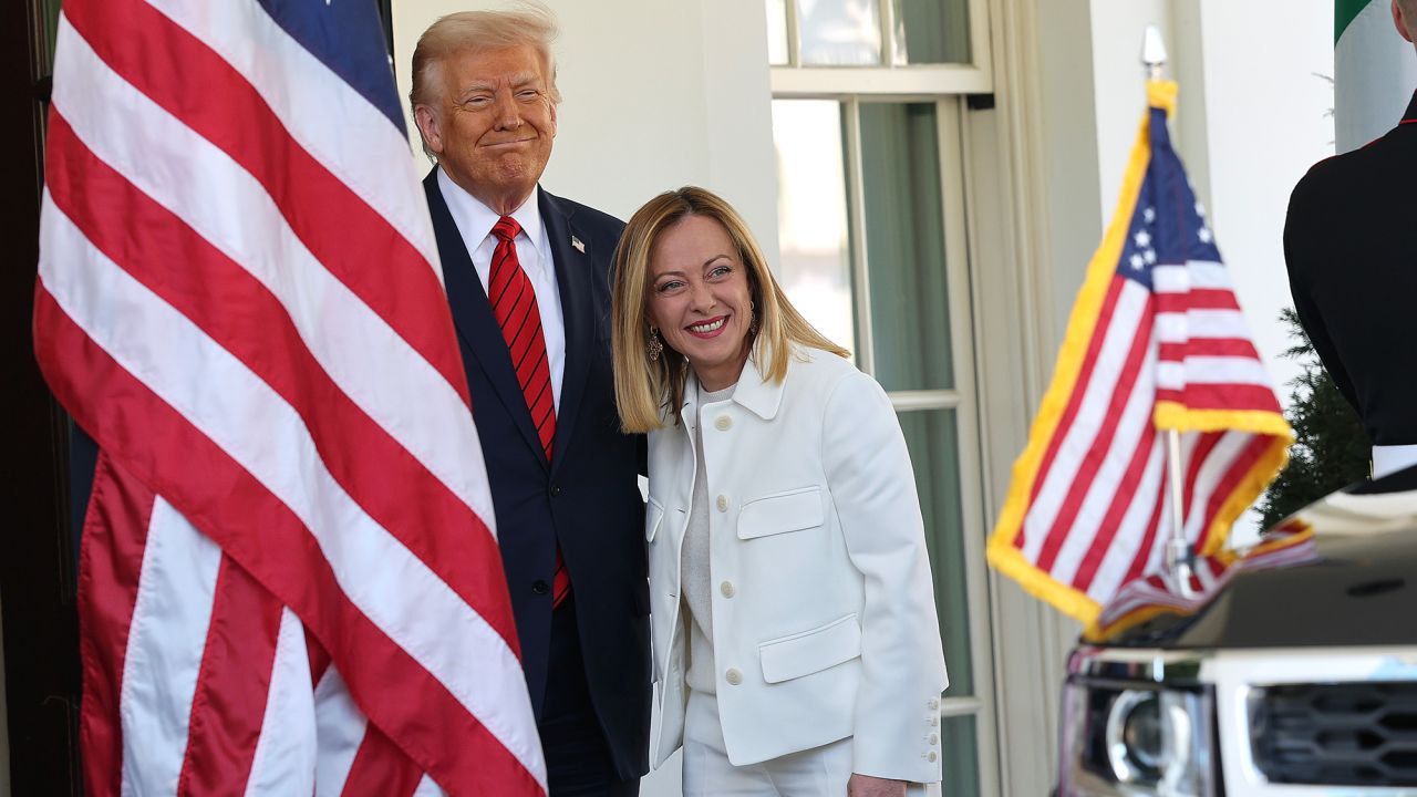 WASHINGTON, DC - APRIL 17: U.S. President Donald Trump greets Italian Prime Minister Giorgia Meloni outside the West Wing of the White House on April 17, 2025 in Washington, DC. Leader of the far-right Brothers of Italy party, Meloni is in Washington to discuss a range of bilateral issues, negotiate the 20 percent “reciprocal” tariff Trump imposed on European imports to the U.S., and to discuss pharmaceutical imports. (Photo by Win McNamee/Getty Images)