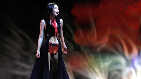 K-Pop star Jennie wore mini vinyl shorts and a dramatic coat dress from the archives of French designer Thierry Mugler.