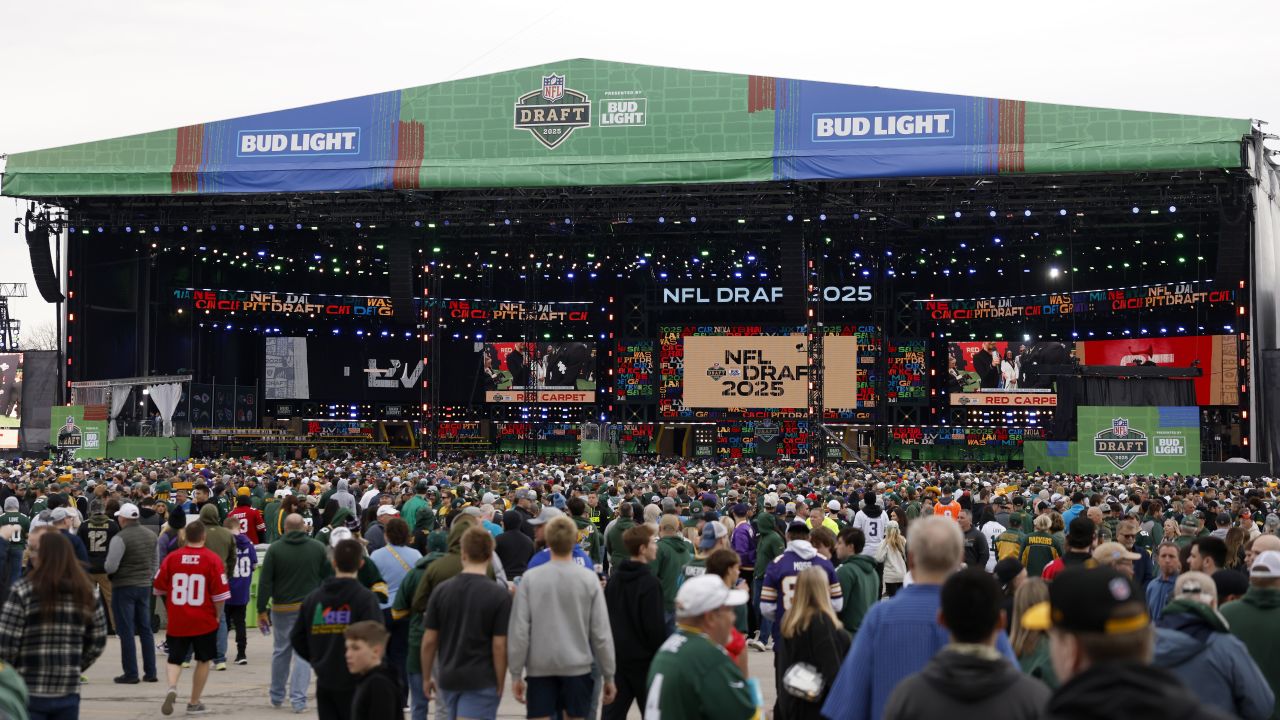 GREEN BAY, WISCONSIN - APRIL 24: Fans gather at the NFL Draft stage prior to the first round of the 2025 NFL Draft at Lambeau Field on April 24, 2025 in Green Bay, Wisconsin. (Photo by Michael Reaves/Getty Images)