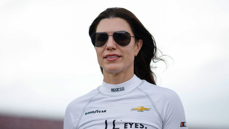 Как Катрин Легж на NASCAR се занимава с торент на омразата на социалните медии и заплахи за смъртта: „Просто ги съжалявам“ 