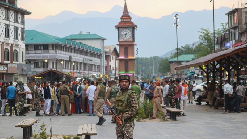 US urges restraint as Kashmir massacre tensions put India and Pakistan on edge US urges restraint as Kashmir massacre tensions put India and Pakistan on edge