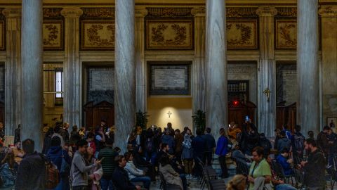ROME, ITALY - APRIL 28: Faithful queue to see the tomb of Pope Francis and pay their respects in Santa Maria Maggiore Basilica on April 28, 2025 in Rome, Italy. Funeral rites for the late Pope Francis are held for nine days after his burial as he is mourned and celebrated by the faithful. During this time, the Vatican prepares for the process to elect a new Pope, known as the Conclave, which must begin within 15 to 20 days of the Pope's death. (Photo by Christopher Furlong/Getty Images)