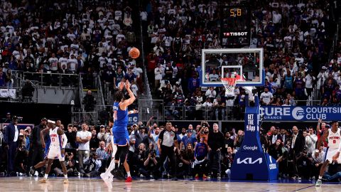 DETROIT, MI - MAY 1: Jalen Brunson #11 of the New York Knicks scores the game winning 3-point basket during the game against the Detroit Pistons during Round 1 Game 6 on May 1, 2025 at Little Caesars Arena in Detroit, Michigan. NOTE TO USER: User expressly acknowledges and agrees that, by downloading and/or using this photograph, User is consenting to the terms and conditions of the Getty Images License Agreement. Mandatory Copyright Notice: Copyright 2025 NBAE (Photo by Nathaniel S. Butler/NBAE via Getty Images)