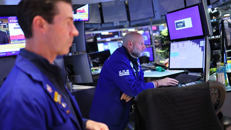 Фючърсите на акциите се издигнаха в неделя след като секретарят