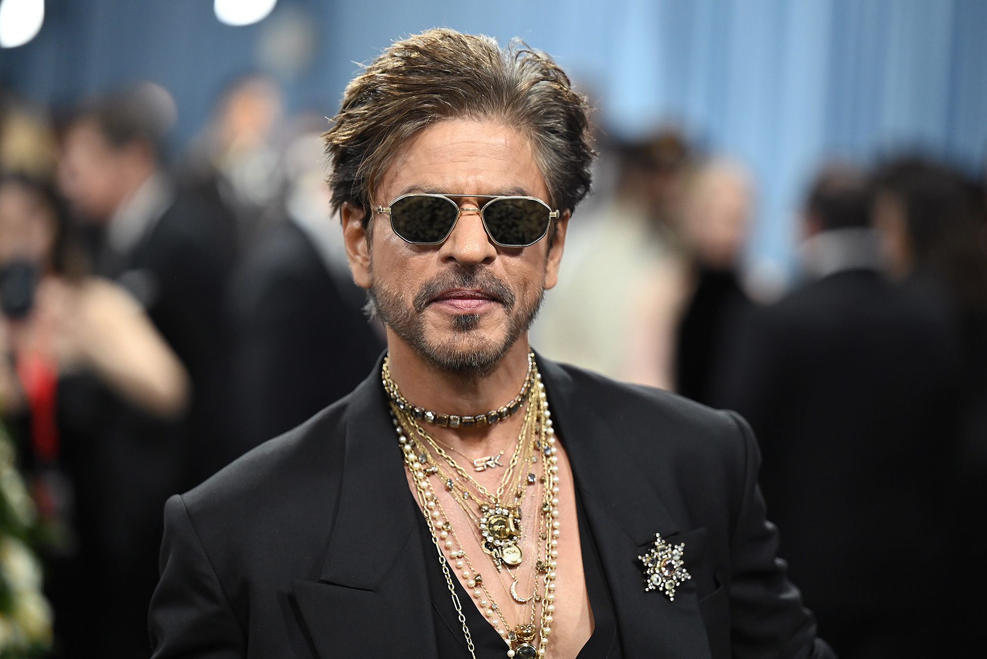 Shah Rukh Khan: Indian actor makes Met Gala debut in Sabyasachi | CNN