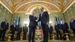 El presidente Vladimir Putin se reúne con Nicolás Maduro, quien viajó a Moscú para asistir a los eventos del Día de la Victoria, en el Palacio del Kremlin en Moscú, Rusia, el 7 de mayo de 2025.