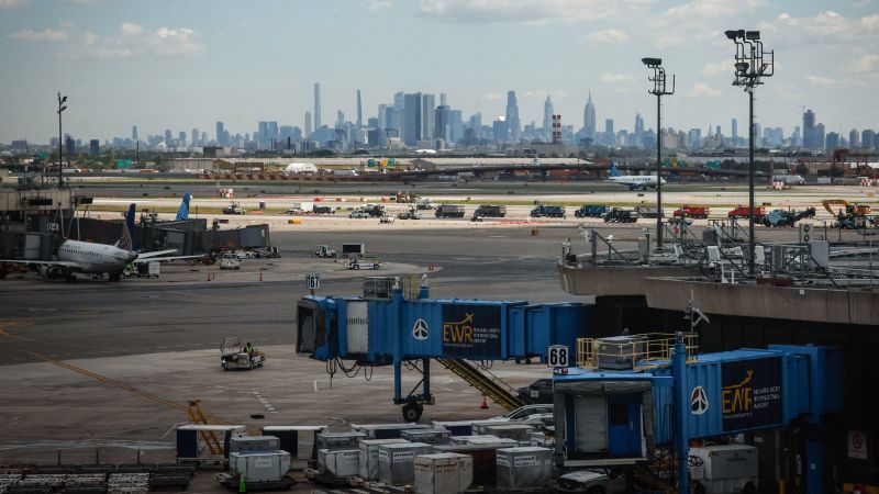Another equipment outage impacts flights at Newark Liberty International Airport