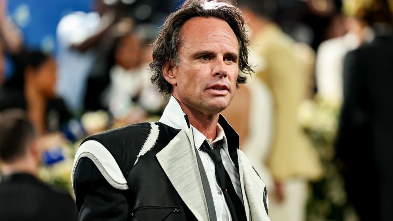 Walton Goggins macht sich vor seiner Moderation von „SNL“ über obsessive ...