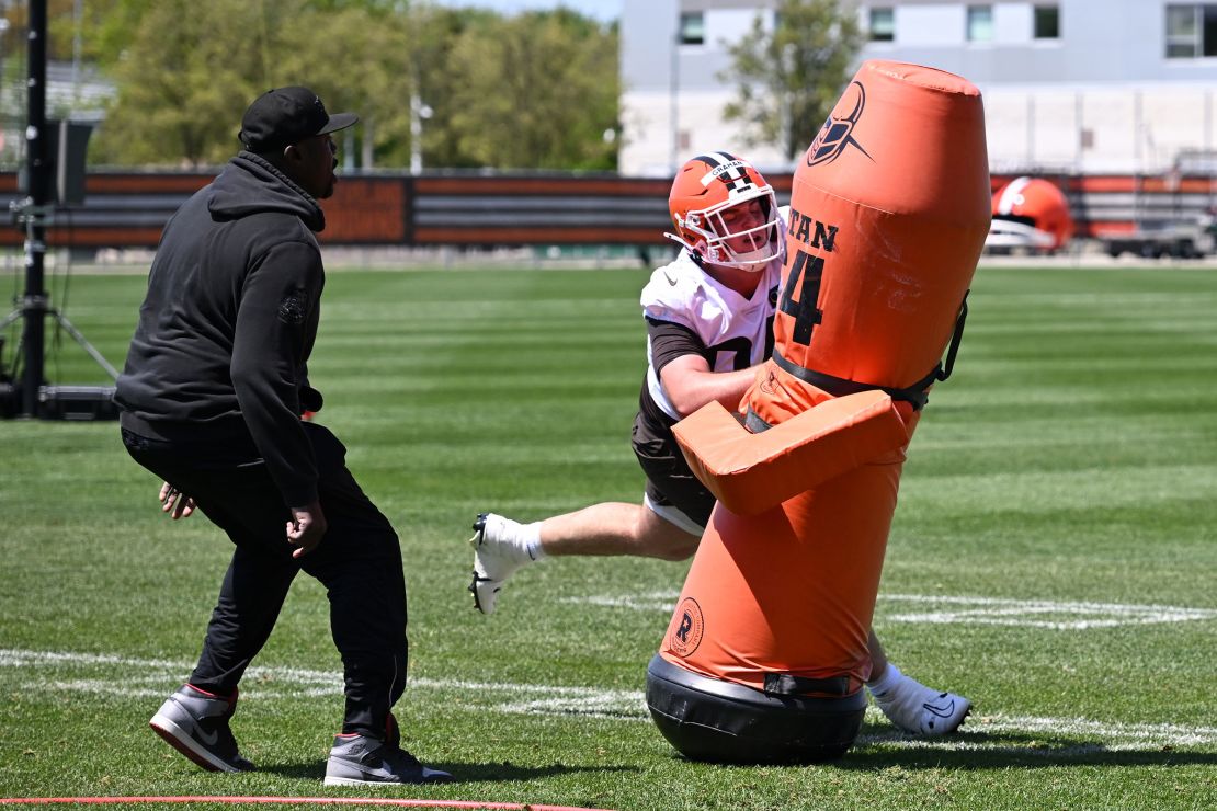 Mason Graham left it all on the field during practice.