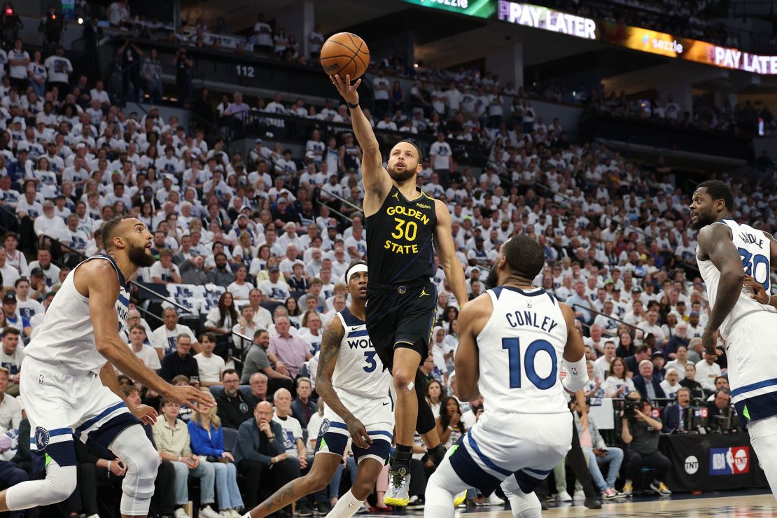Curry exited Tuesday's game against the Timberwolves with a hamstring injury.