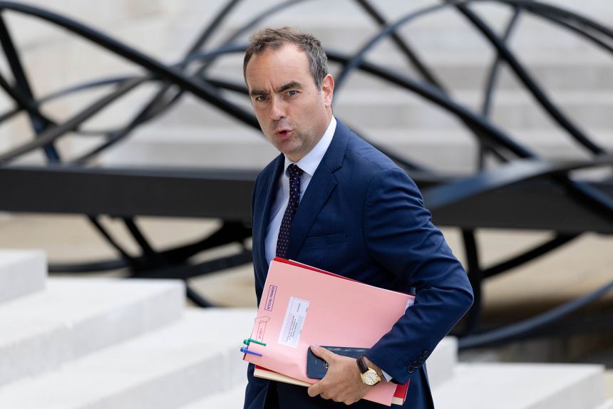 Sébastien Lecornu arrives at Elisée Palace in Paris on Sunday.