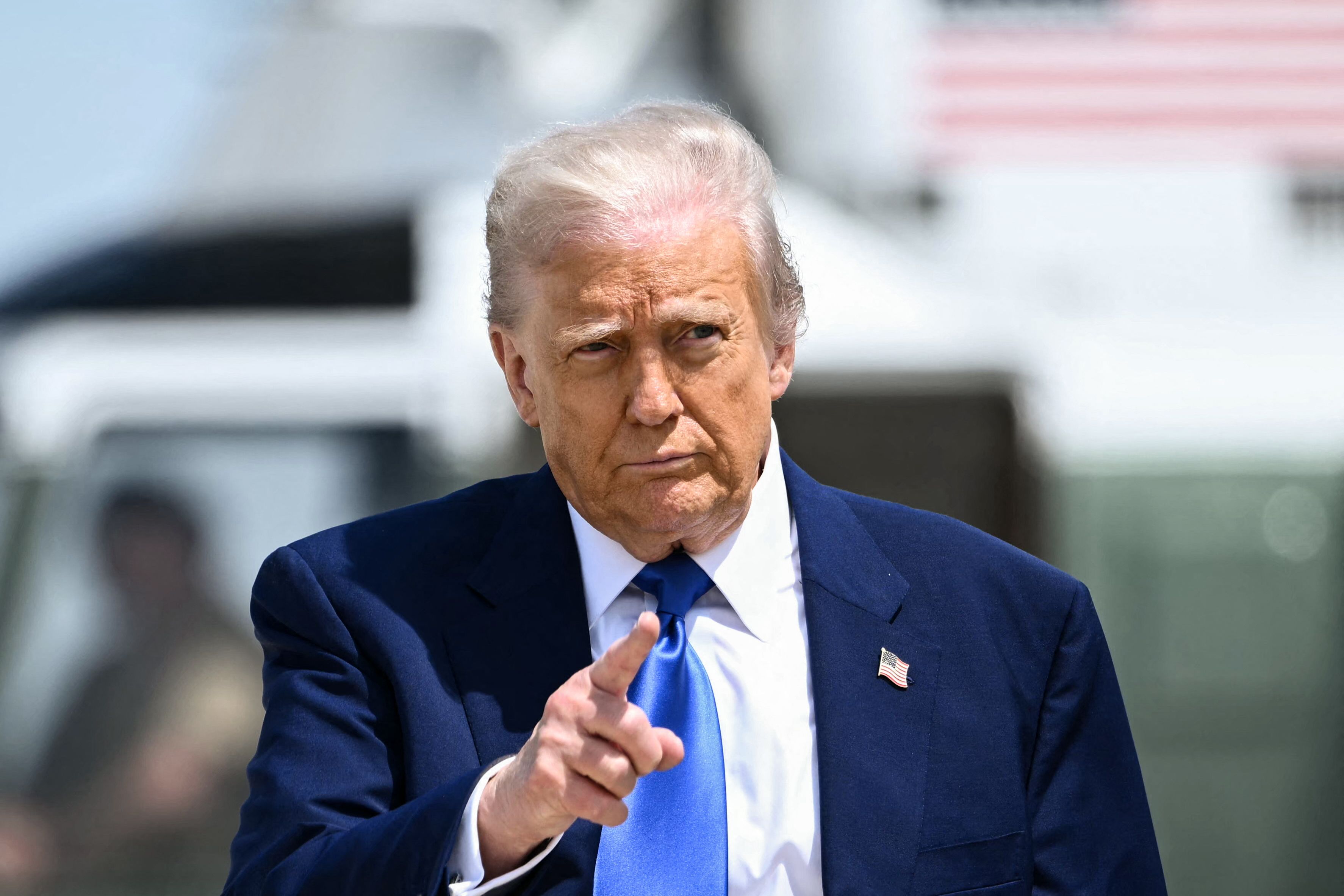 Trump critica a la Corte Suprema tras decisión que le impide reanudar  deportaciones bajo ley de 1798