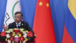 El presidente de Colombia Gustavo Petro habla en la ceremonia inaugural de la reunión ministerial del Foro China-CELAC en el Gran Palacio del Pueblo el 13 de mayo de 2025 en Beijing, China.