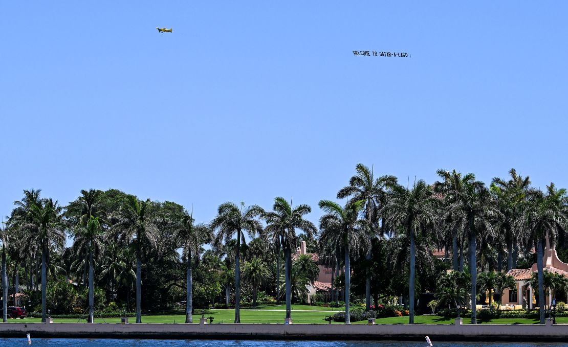From the free aircraft to the CRIPTO Meme Coins, Democrats seizes Trump offers to raise corruption problems 3 Banner sky with words