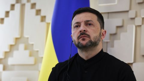 ANKARA, TURKEY - MAY 15: Ukrainian President Volodymyr Zelensky speaks to media after his meeting with Turkish President Recep Tayyip Erdogan on May 15, 2025 in Ankara, Turkey. The Ukrainian president visited the Turkish capital amid the latest push for Ukraine-Russia peace talks. Under pressure from the United States to negotiate with Russia, President Zelensky had challenged Russian President Vladimir Putin to meet him in Turkey today for direct negotiations, although Putin declined the invitation. Russian and Ukrainian delegations are supposed to meet in Istanbul later. (Photo by Serdar Ozsoy/Getty Images)