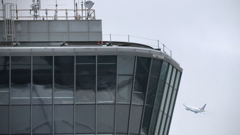 Newark airport: FAA investigates brief communications outage at air traffic facility responsible for flights at Newark