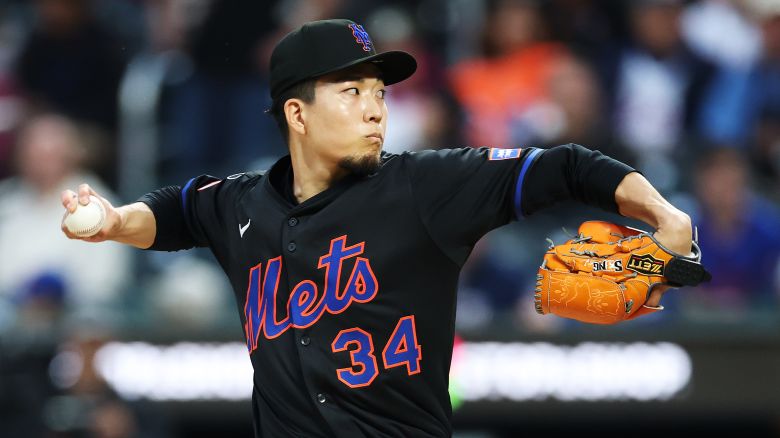 NEW YORK, NEW YORK - MAY 13:  Kodai Senga #34 of the New York Mets pitches against the Pittsburgh Pirates during their game at Citi Field on May 13, 2025 in New York City. (Photo by Al Bello/Getty Images)