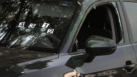 Evidence is marked at the crime scene of the killing of Jose Munoz and Ximena Guzman in Mexico city on May 20, 2025. Gunmen on a motorcycle shot dead Munoz and Guzman, an aide to Mexico City Mayor Clara Brugada, at a busy avenue in the capital on May 20, 2025, authorities said. (Photo by Zina DESMAZES / AFP) (Photo by ZINA DESMAZES/AFP via Getty Images)