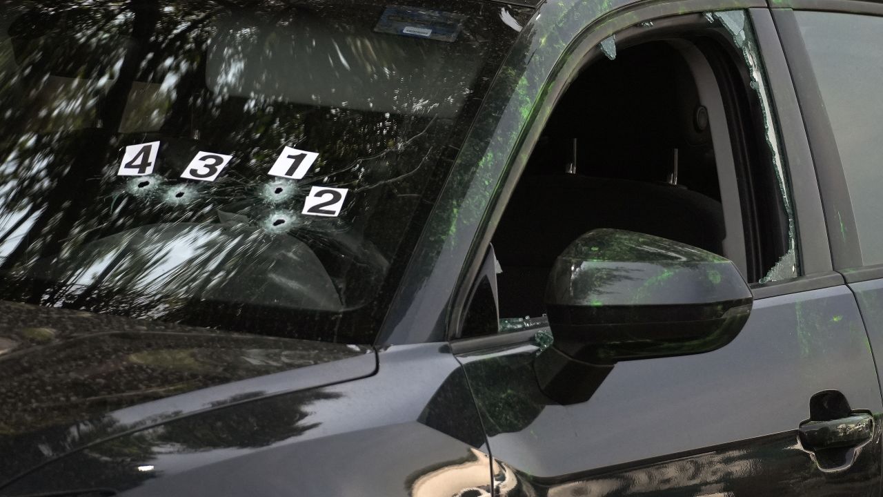 Evidence is marked at the crime scene of the killing of Jose Munoz and Ximena Guzman in Mexico city on May 20, 2025. Gunmen on a motorcycle shot dead Munoz and Guzman, an aide to Mexico City Mayor Clara Brugada, at a busy avenue in the capital on May 20, 2025, authorities said. (Photo by Zina DESMAZES / AFP) (Photo by ZINA DESMAZES/AFP via Getty Images)          