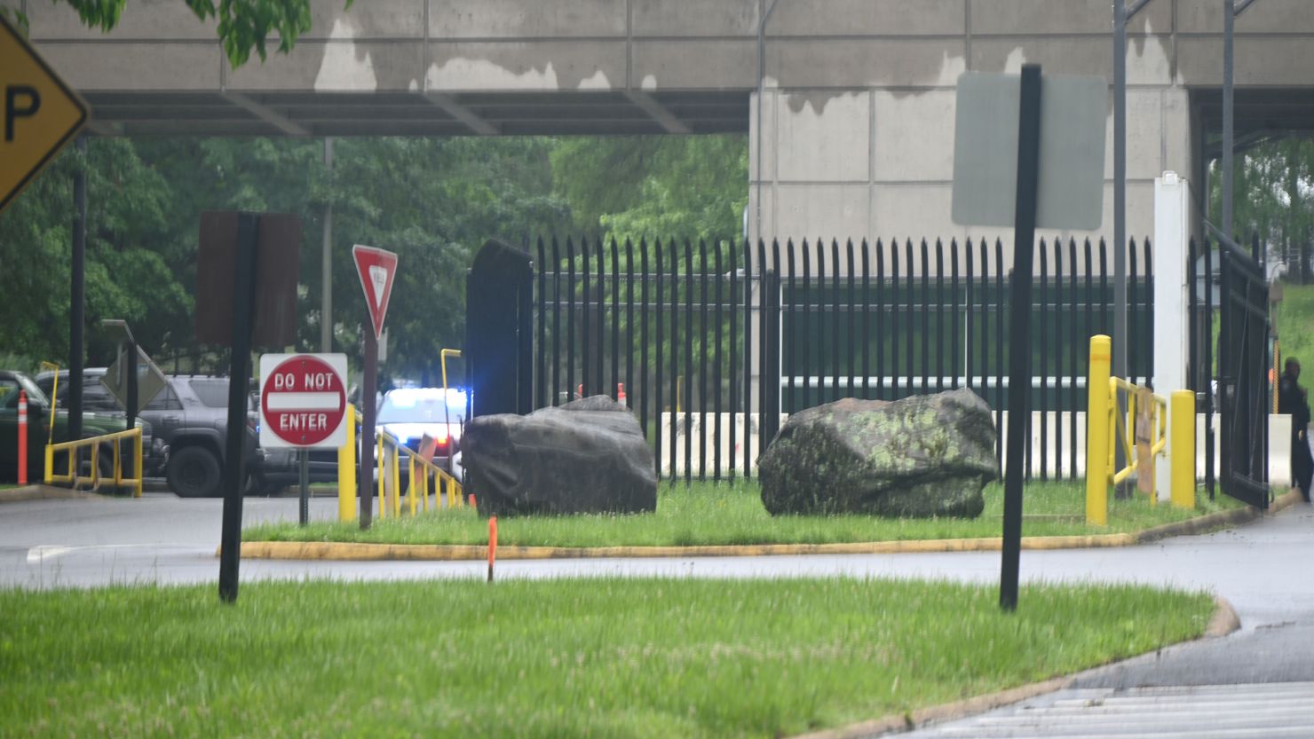 Dramatic Turn of Events at CIA Gate Woman Shot After Crashing Sparks Major Investigation